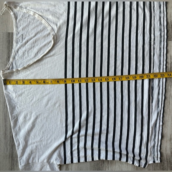 Express Black and White Oversized Boxy T-Shirt - Picture 4 of 6